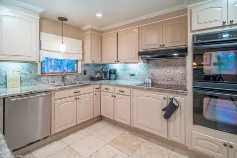 9682 Winegar Rd, Redding, CA 96003 photo 8