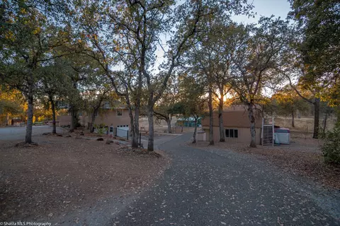 9682 Winegar Rd, Redding, CA 96003 photo 4