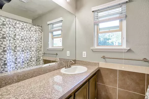 3865 Westgate Ave, Redding, CA 96001 photo 16