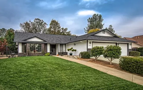 5862 Constitution Way, Redding, CA 96003 photo 2