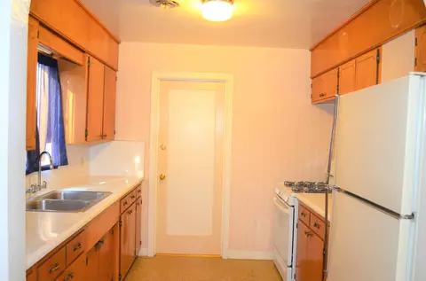 742 South St, Redding, CA 96001 photo 2