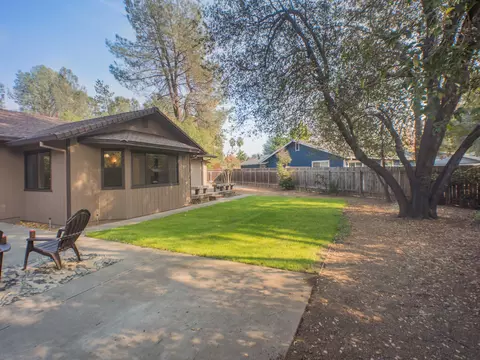 1070 Belcrest Dr, Redding, CA 96003 photo 55