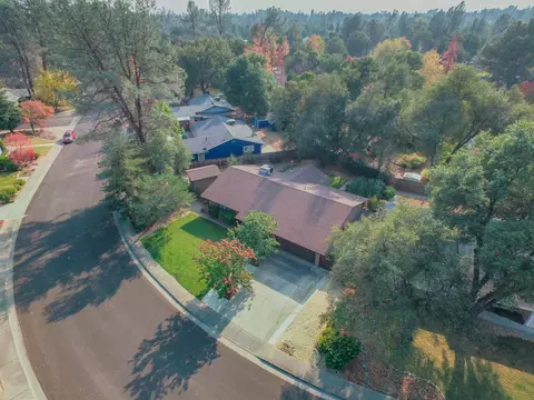 1070 Belcrest Dr, Redding, CA 96003 photo 6