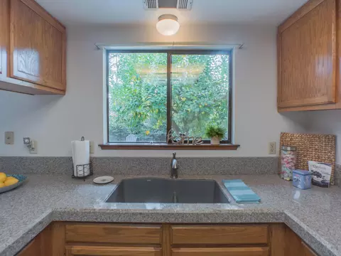 1070 Belcrest Dr, Redding, CA 96003 photo 31