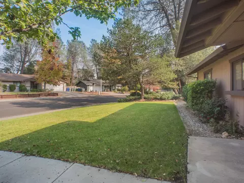 1070 Belcrest Dr, Redding, CA 96003 photo 7