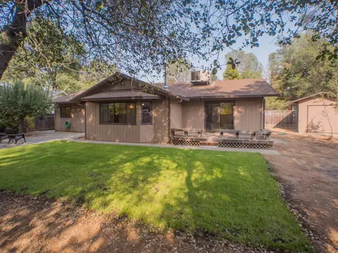 1070 Belcrest Dr, Redding, CA 96003 photo 58