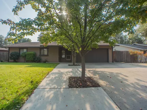 1070 Belcrest Dr, Redding, CA 96003 photo 4