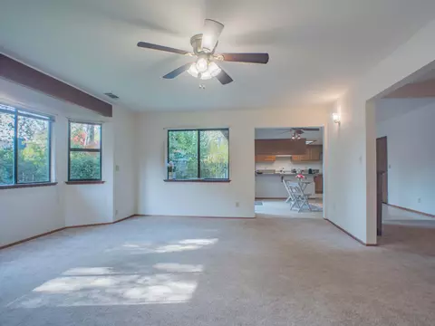 1070 Belcrest Dr, Redding, CA 96003 photo 21