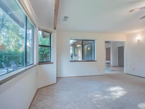 1070 Belcrest Dr, Redding, CA 96003 photo 23