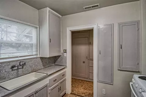 1423 Spruce St, Redding, CA 96001 photo 8