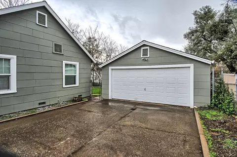 1423 Spruce St, Redding, CA 96001 photo 3