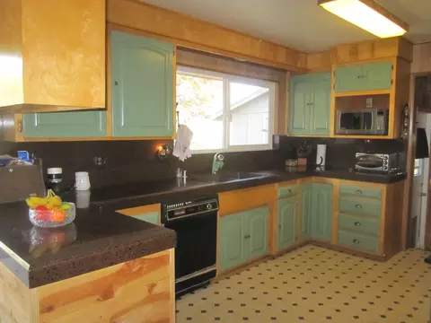 2366 Gold St, Redding, CA 96001 photo 3