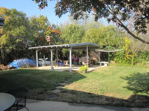 2366 Gold St, Redding, CA 96001 photo 2