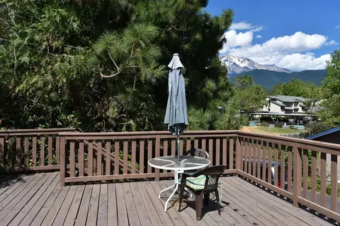 204 E Hinckley St, Mount Shasta, CA 96067 photo 11