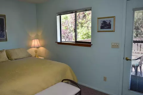 204 E Hinckley St, Mount Shasta, CA 96067 photo 9