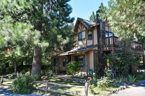 204 E Hinckley St, Mount Shasta, CA 96067 photo 4