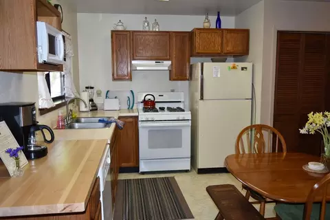 204 E Hinckley St, Mount Shasta, CA 96067 photo 6