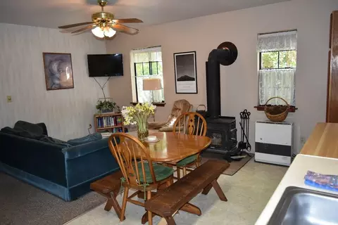 204 E Hinckley St, Mount Shasta, CA 96067 photo 7