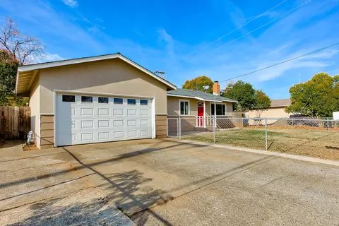 3560 Alta Mesa Dr, Redding, CA 96002 photo 2