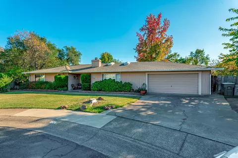 1285 Hawthorne Ave, Redding, CA 96002 photo 1