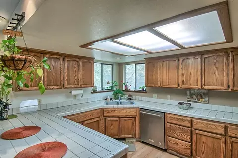 7826 Castle View Ln, Redding, CA 96001 photo 16