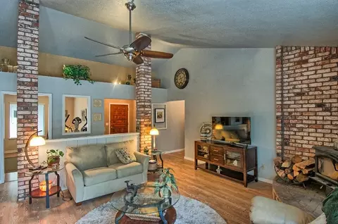7826 Castle View Ln, Redding, CA 96001 photo 8