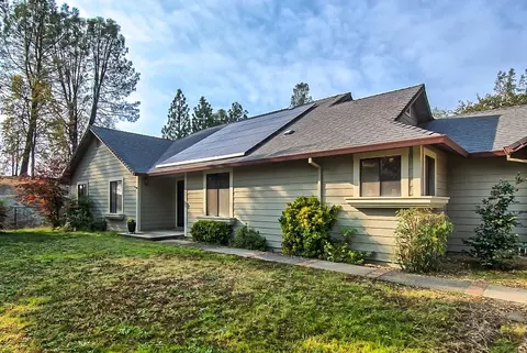 7826 Castle View Ln, Redding, CA 96001 photo 3