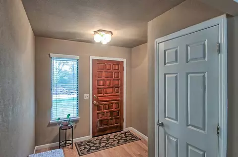 7826 Castle View Ln, Redding, CA 96001 photo 6