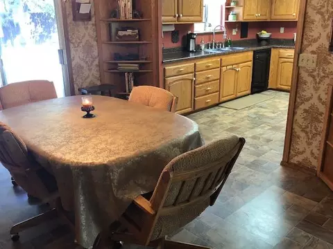 378 Rosewood Dr, Redding, CA 96003 photo 5