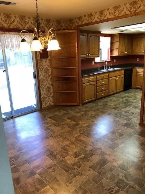 378 Rosewood Dr, Redding, CA 96003 photo 10