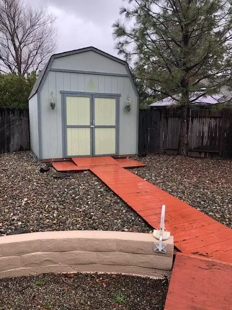 378 Rosewood Dr, Redding, CA 96003 photo 16