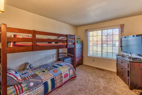 2724 Summerbreeze Pl, Redding, CA 96001 photo 17