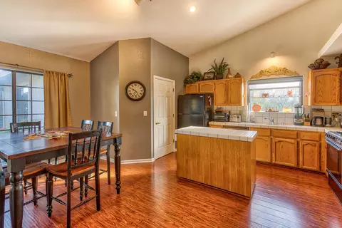 2724 Summerbreeze Pl, Redding, CA 96001 photo 9