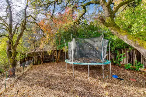 2724 Summerbreeze Pl, Redding, CA 96001 photo 29