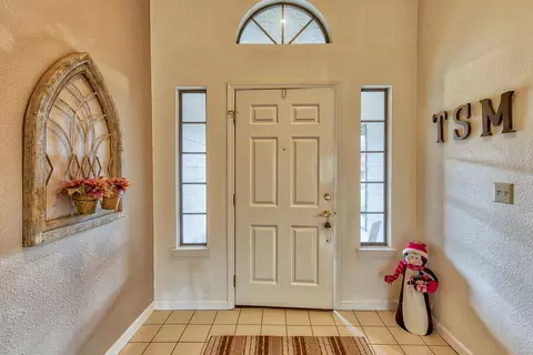 2724 Summerbreeze Pl, Redding, CA 96001 photo 2