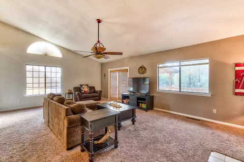2724 Summerbreeze Pl, Redding, CA 96001 photo 3