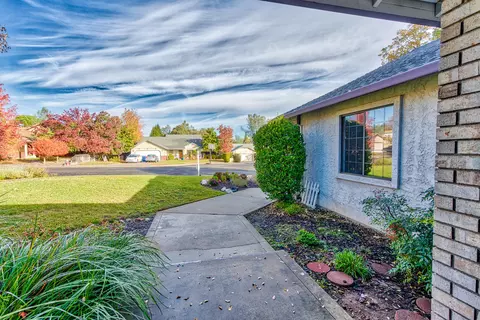 2724 Summerbreeze Pl, Redding, CA 96001 photo 37