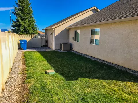 502 River Park Dr, Redding, CA 96003 photo 27