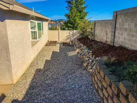502 River Park Dr, Redding, CA 96003 photo 29