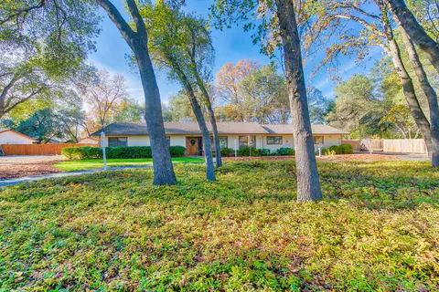 4350 Alta Campo Dr, Redding, CA 96002 photo 2