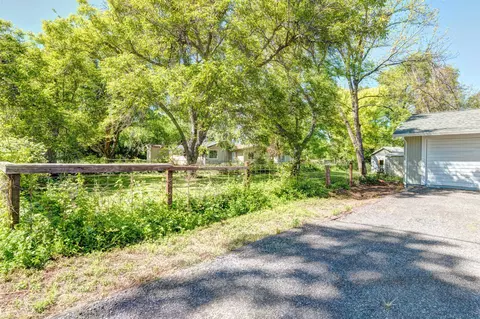 22050 Reading Dr, Anderson, CA 96007 photo 4