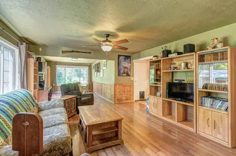 22050 Reading Dr, Anderson, CA 96007 photo 11
