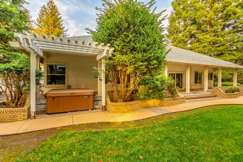 2443 Pinion Ct, Redding, CA 96002 photo 23
