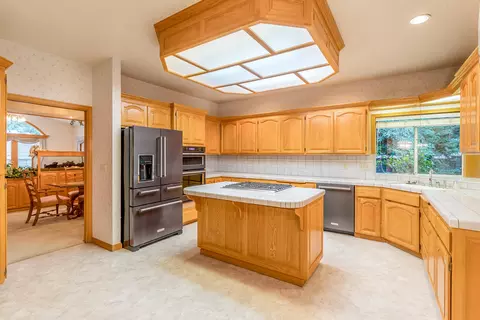 2443 Pinion Ct, Redding, CA 96002 photo 12