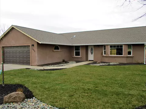 1045 Deodar Way, Redding, CA 96003 photo 1