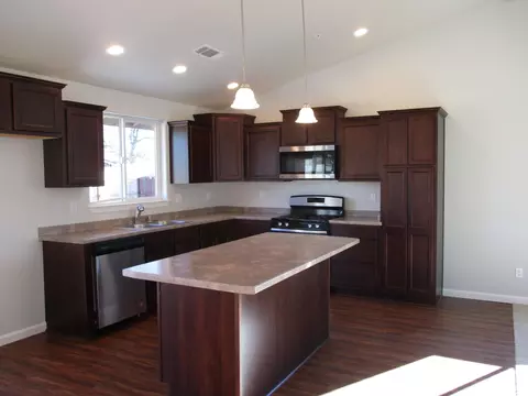 1045 Deodar Way, Redding, CA 96003 photo 9