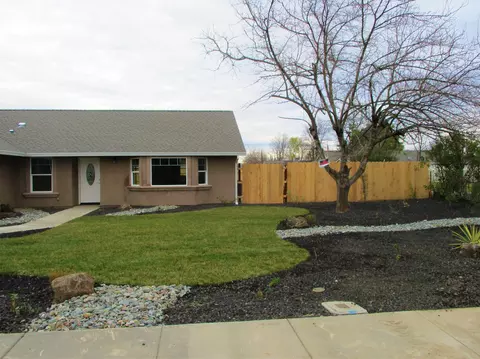 1045 Deodar Way, Redding, CA 96003 photo 3