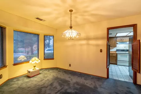 5550 Trish Ct, Redding, CA 96003 photo 8