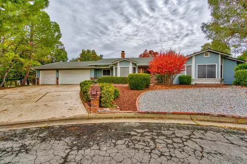 5550 Trish Ct, Redding, CA 96003 photo 1