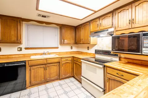 5550 Trish Ct, Redding, CA 96003 photo 14